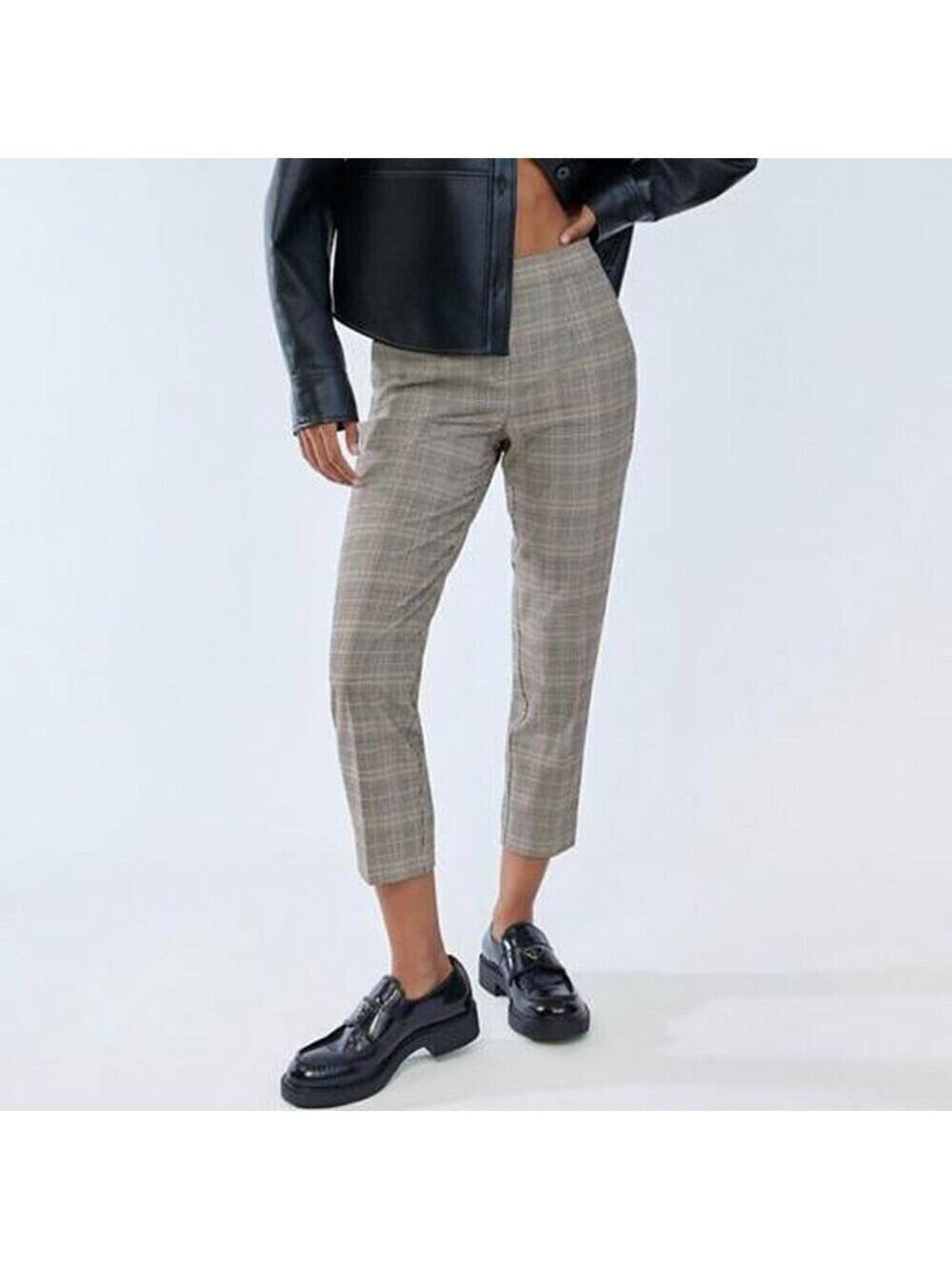 Aritzia Babaton Conan Cropped Pant in Lg Black, White and Tan Glen Check Size 12